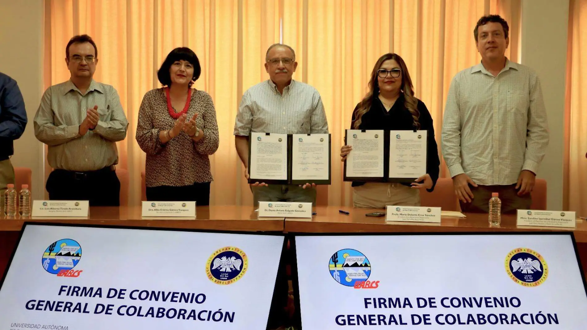 fima de convenio UABCS y prepa Morelos